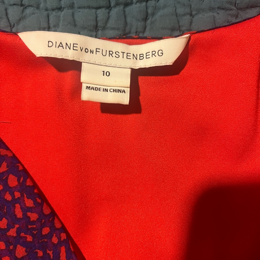 Diane Von Furstenberg dress size 10. - Picture 3 of 5